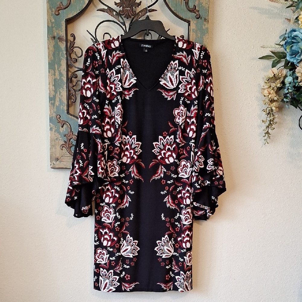 Roz & Ali Black & Red Floral Dress NWOT Size SMALL
